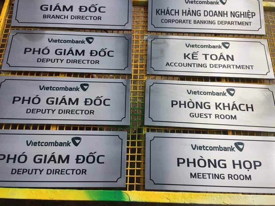 Các loại biển, bảng phổ biến trong Vuaboss đã ký Vuaboss có hợp pháp không CLB Barcelona 4 Bảng tên treo cửa phòng