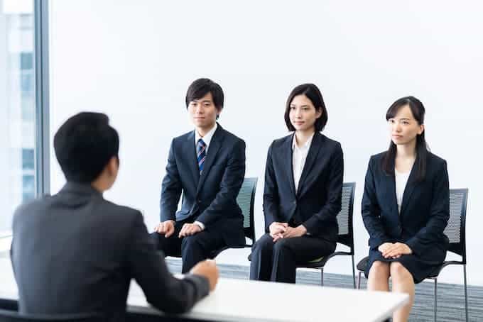 35 câu hỏi phỏng vấn xin việc thường gặp và cách trả lời 3 35 câu hỏi phỏng vấn xin việc thường gặp và cách trả lời 2